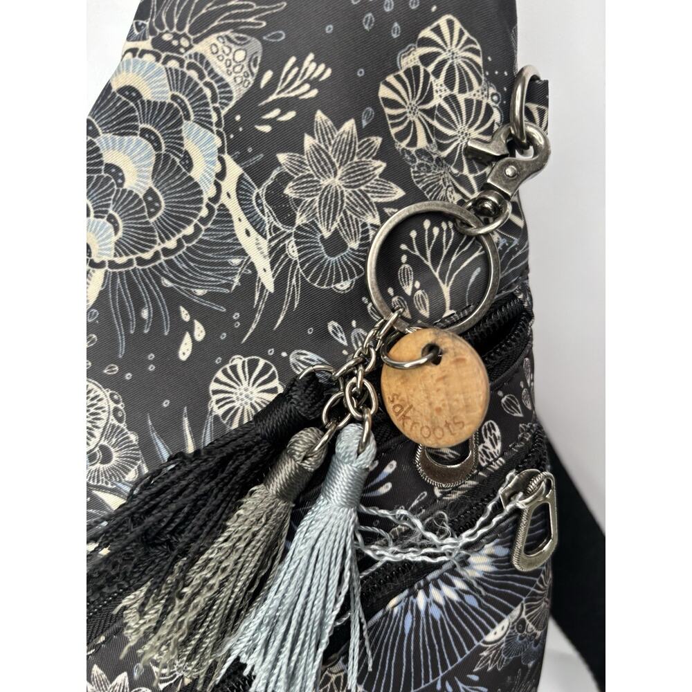 Sakroots 'On The Go' Sling Backpack Crossbody Midnight Seascape Sea Turtle - Picture 5 of 15